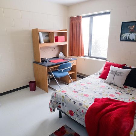 Hotel Au Campus à Sherbrooke Extérieur photo