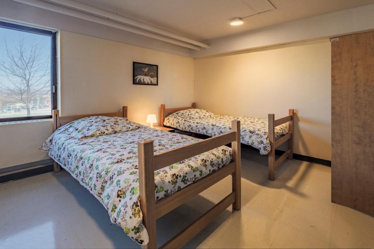 Hotel Au Campus à Sherbrooke Extérieur photo