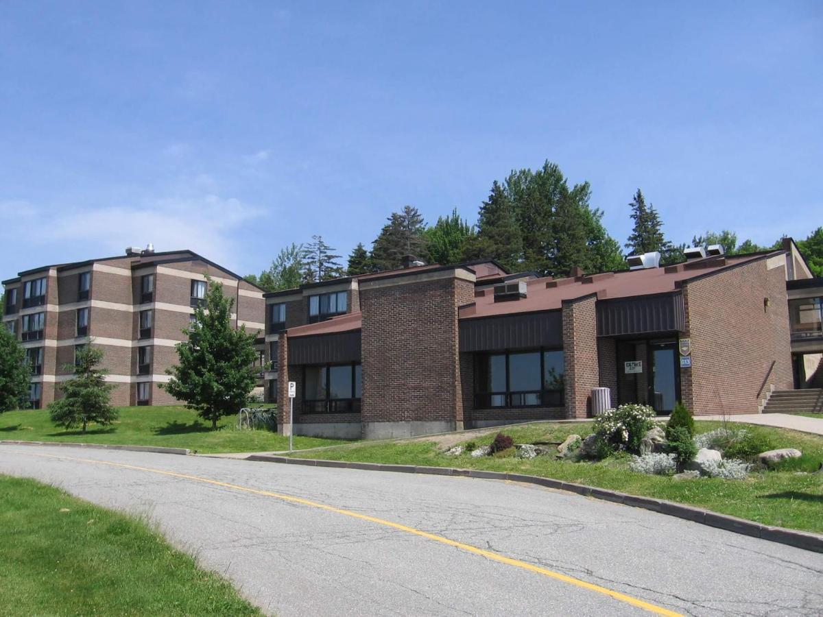 Hotel Au Campus à Sherbrooke Extérieur photo