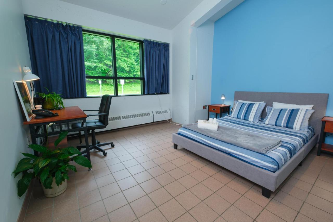 Hotel Au Campus à Sherbrooke Extérieur photo