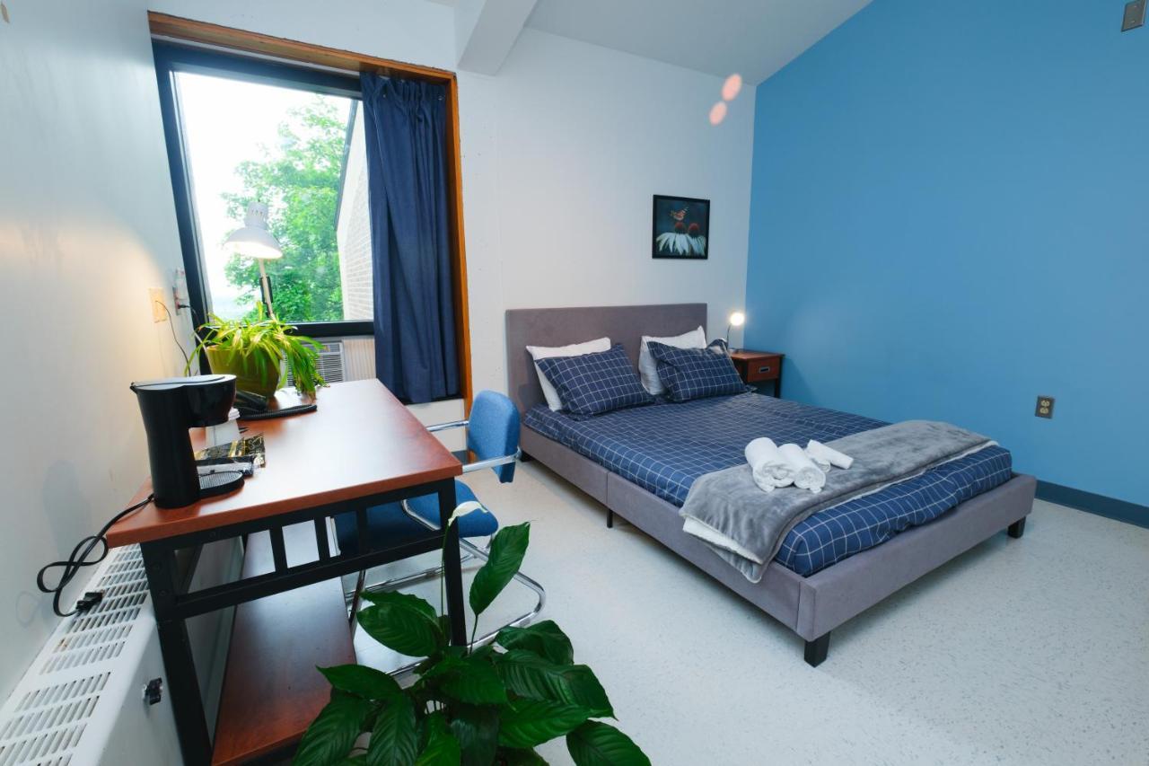 Hotel Au Campus à Sherbrooke Extérieur photo
