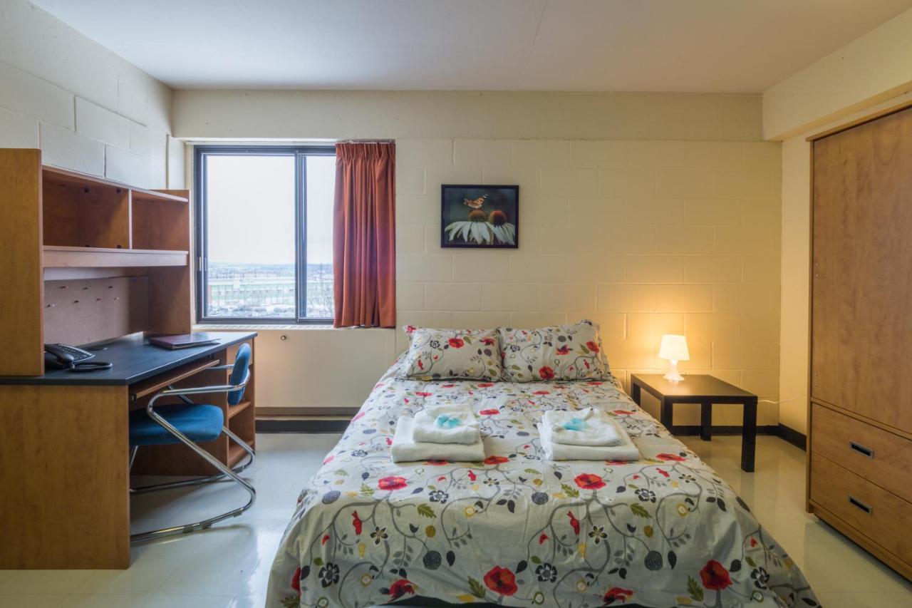 Hotel Au Campus à Sherbrooke Extérieur photo